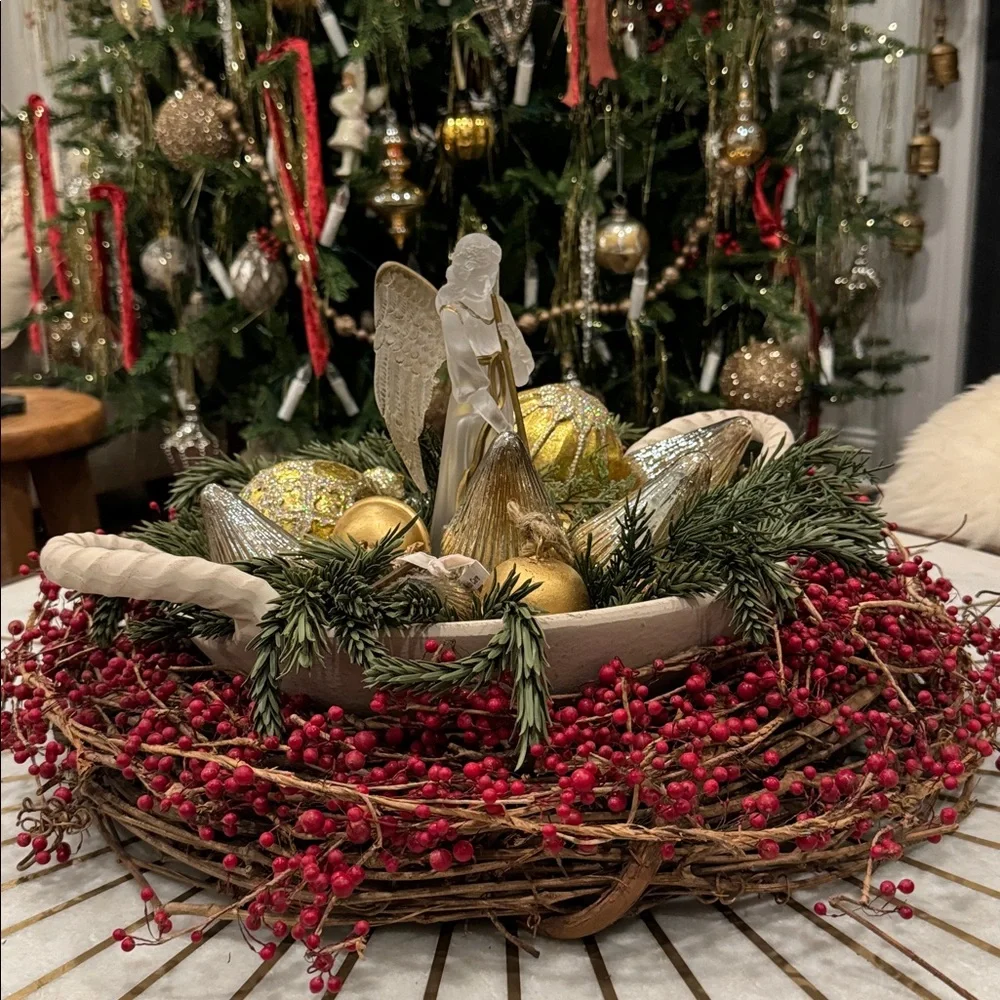 RED BERRY WREATH: